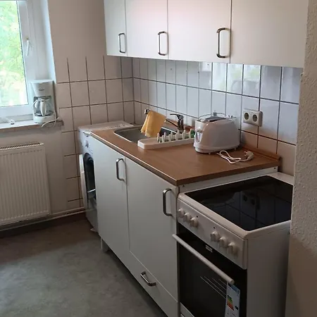 Crew Quartier Serviced 3 Zimmern Mit Küche, Bad, Waschmaschine, Tv, Wifi * Merseburgo