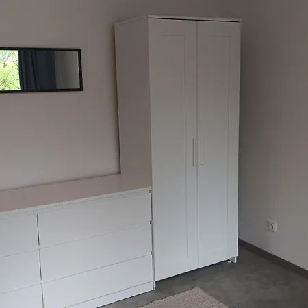 Crew Quartier Serviced 3 Schlafzimmer Mit Kueche, Bad In Leuna Appartement