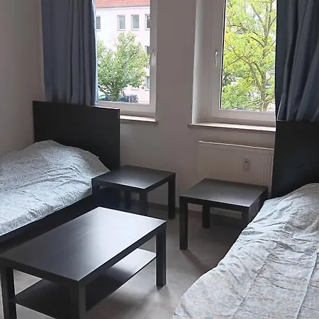 Crew Quartier Serviced 3 Zimmern Mit Küche, Bad, Waschmaschine, Tv, Wifi Apartamento Merseburgo
