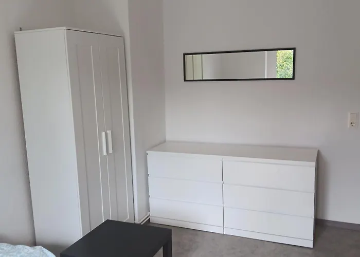 Apartamento Crew Quartier Serviced 3 Zimmern Mit Küche, Bad, Waschmaschine, Tv, Wifi Merseburgo