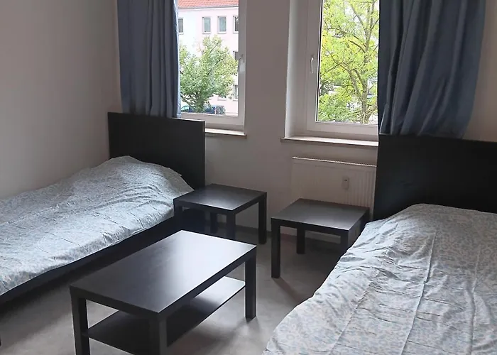 Crew Quartier Serviced 3 Zimmern Mit Küche, Bad, Waschmaschine, Tv, Wifi Apartamento Merseburgo