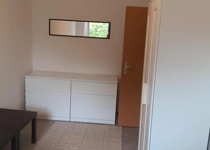 Crew Quartier Serviced 3 Zimmern Mit Küche, Bad, Waschmaschine, Tv, Wifi Apartamento *